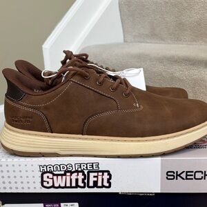 NWT/NIB Skechers Men’s Brown Hands Free Swift Fit Casual Shoes